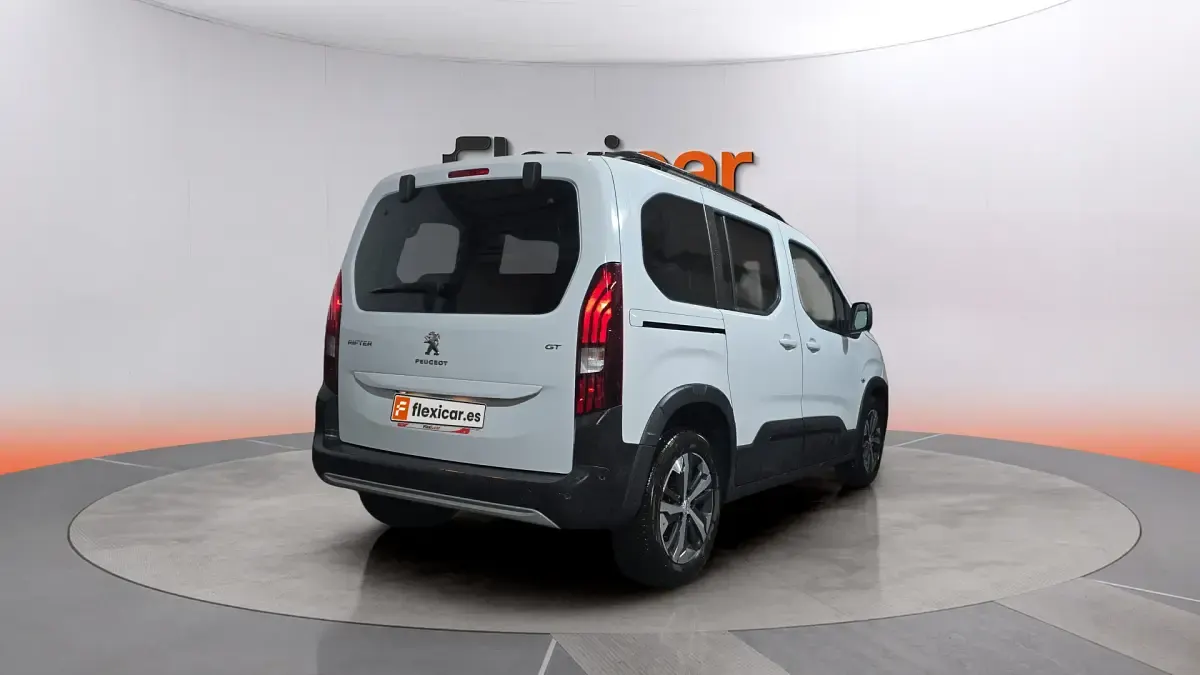 Usado Peugeot Rifter Allure 102 CV (75 kW) 2023 Blanco Monovolumen