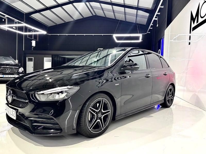 Usado Mercedes B200 150 CV (110 kW) 2021 Negro Monovolumen