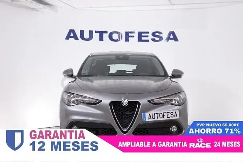 Usado Alfa Romeo Stelvio 160 CV (117 kW) 2019 Gris / plata SUV