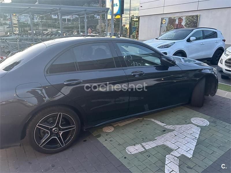 Usado Mercedes C180 156 CV (114 kW) 2021 Gris / plata Berlina