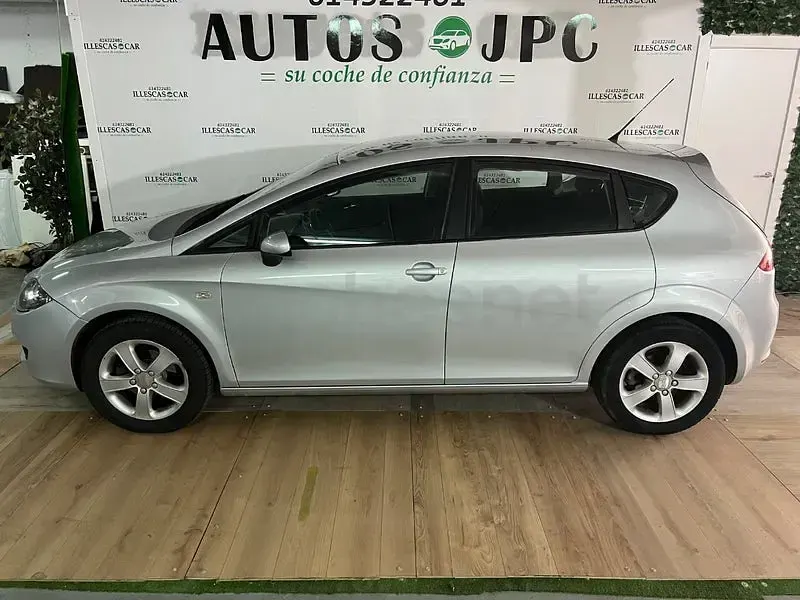 Usado Seat Leon Stylance 125 CV (91 kW) 2007 Gris / plata Utilitario