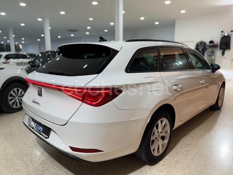 Usado Seat Leon Style 115 CV (84 kW) 2021 Blanco Familiar