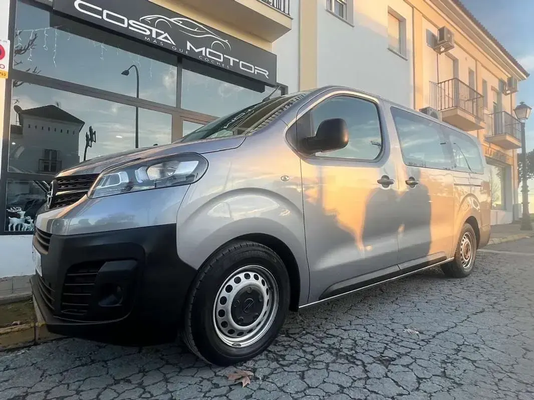 Usado Opel Vivaro-e Combi 120 CV (88 kW) 2021 Gris Monovolumen