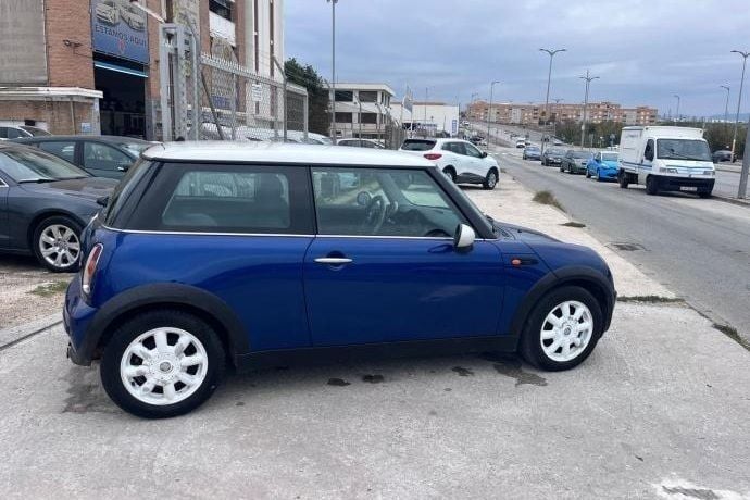Usado Mini ONE 90 CV (66 kW) 2003 Utilitario