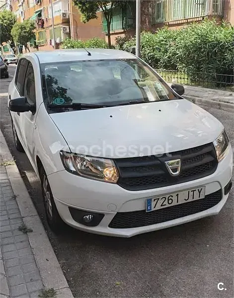 Usado Dacia Sandero Lauréate 75 CV (55 kW) 2016 Blanco Berlina