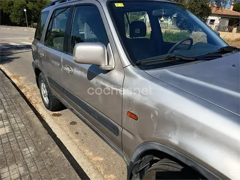 Usado Honda CR-V 128 CV (94 kW) 1999 Gris / plata SUV