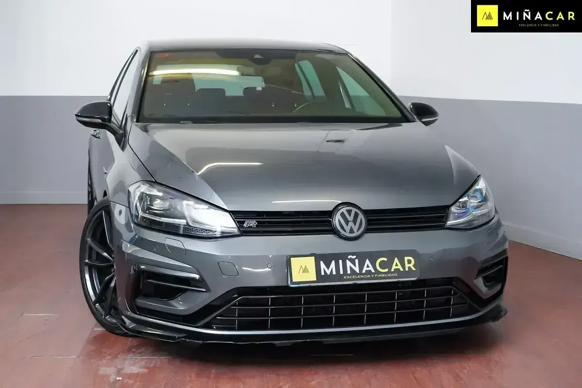 Usado VW Golf VII R 310 CV (228 kW) 2018 Gris oscuro Utilitario