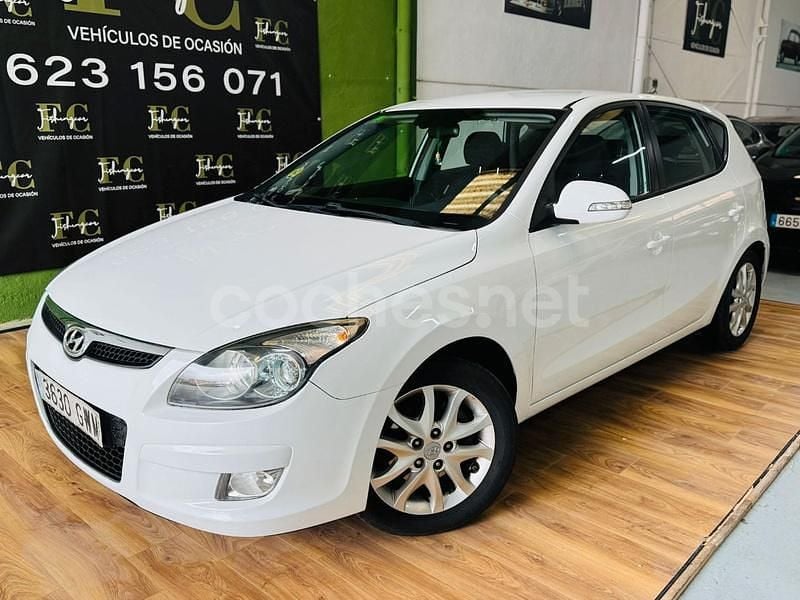 Blanco Usado 2010 Hyundai i30 GLS Berlina | 6990 € (Precio justo) - Imagen 1/3