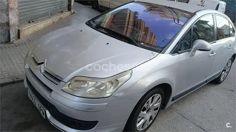 Usado Citroën C4 110 CV (80 kW) 2005 Gris / plata Berlina