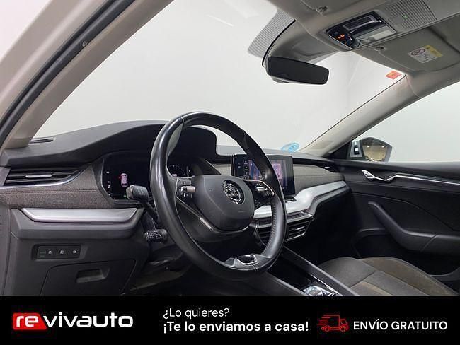 Usado Skoda Octavia 150 CV (110 kW) 2021 Blanco Familiar
