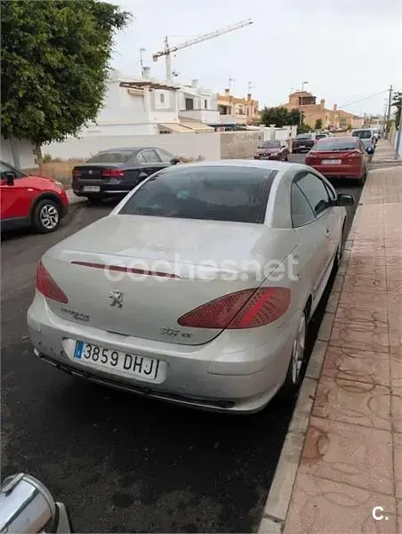 Usado Peugeot 307 CC 138 CV (101 kW) 2005 Gris / plata Descapotable