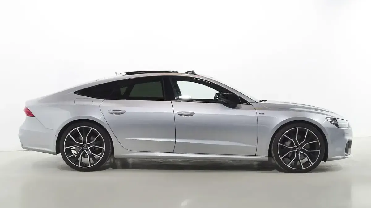 Usado Audi A7 Sportback Ambiente 286 CV (210 kW) 2023 Gris Utilitario