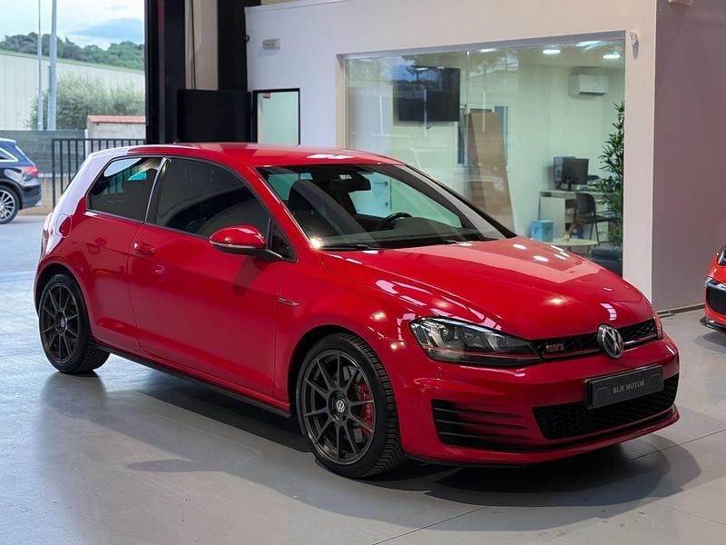 Usado VW Golf VII GTI 230 CV (169 kW) 2014 Rojo Utilitario