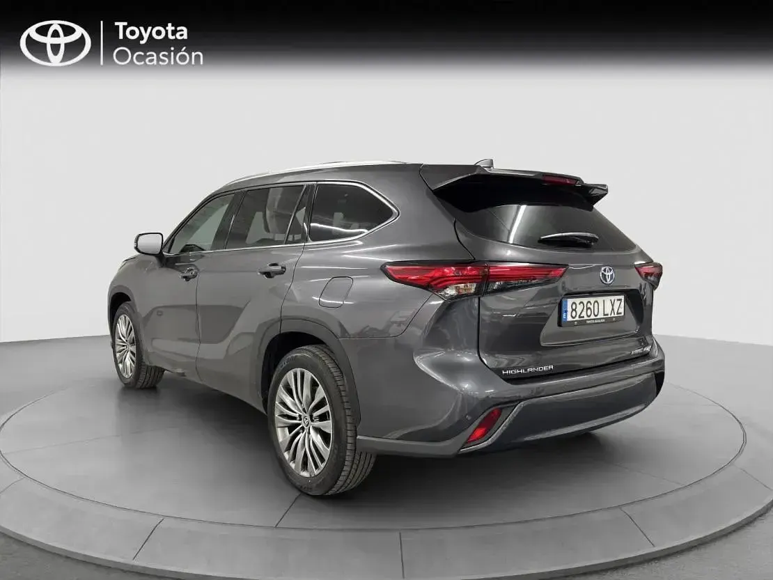 Usado Toyota Highlander Advance 246 CV (180 kW) 2022 Gris grafito SUV
