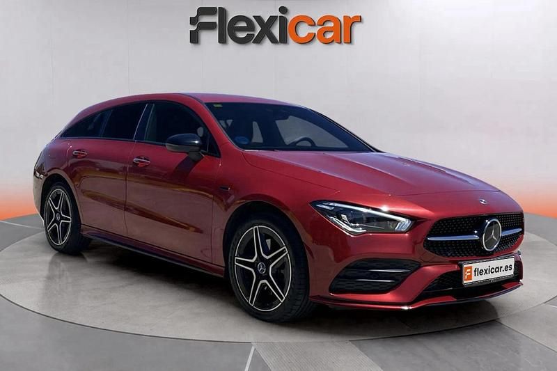 Rojo Usado 2020 Mercedes CLA250e Shooting Brake Familiar | 25.990 € (Buen precio) - Imagen 1/4