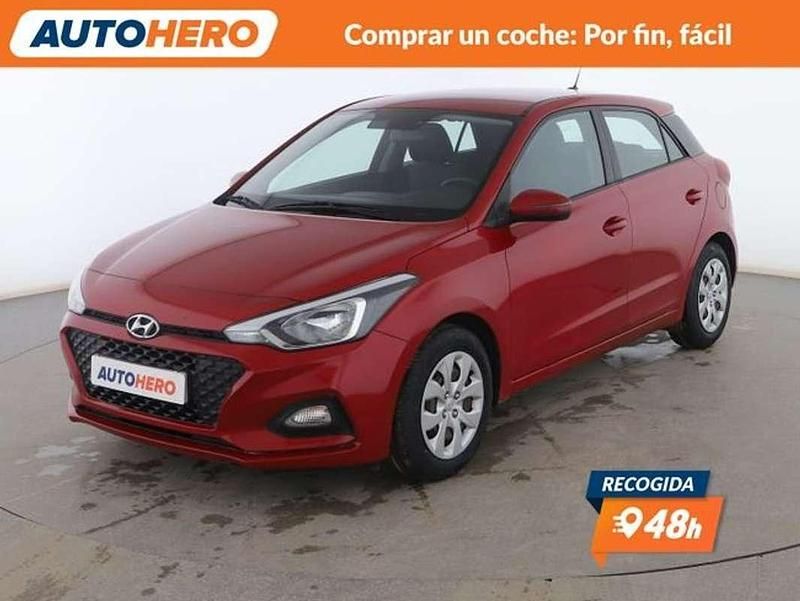 Usado Hyundai i20 75 CV (55 kW) 2019 Rojo Utilitario