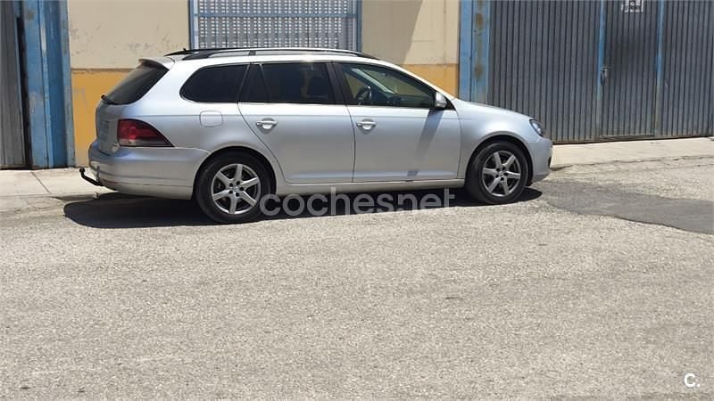 Usado VW Golf VII Sport 140 CV (102 kW) 2013 Gris / plata Familiar