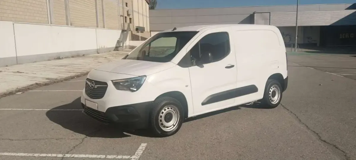 Usado Opel Combo 75 CV (55 kW) 2020 Blanco Monovolumen