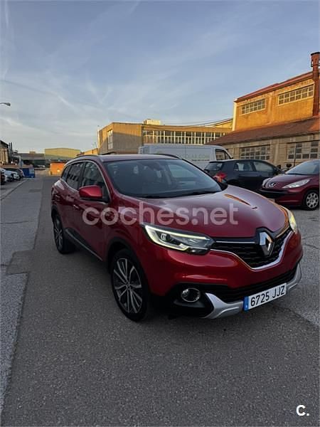 Usado Renault Kadjar Zen 130 CV (95 kW) 2015 Rojo SUV