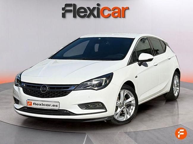 Usado Opel Astra Selective 125 CV (91 kW) 2019 Blanco Berlina