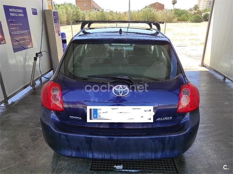 Usado Toyota Auris Luna 97 CV (71 kW) 2007 Azul Utilitario