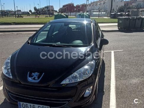 Usado Peugeot 308 95 CV (69 kW) 2008 Negro Berlina