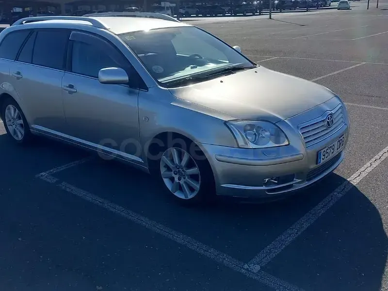 Usado Toyota Avensis Executive 116 CV (85 kW) 2006 Gris / plata Familiar