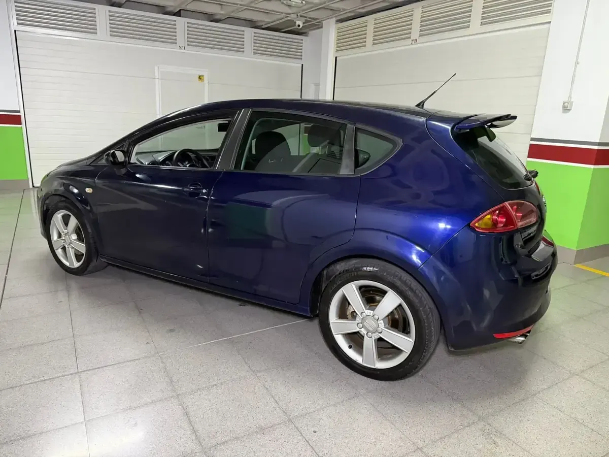 Używany Seat Leon Sport 140 KM (102 kW) 2007 Niebieski Hatchback