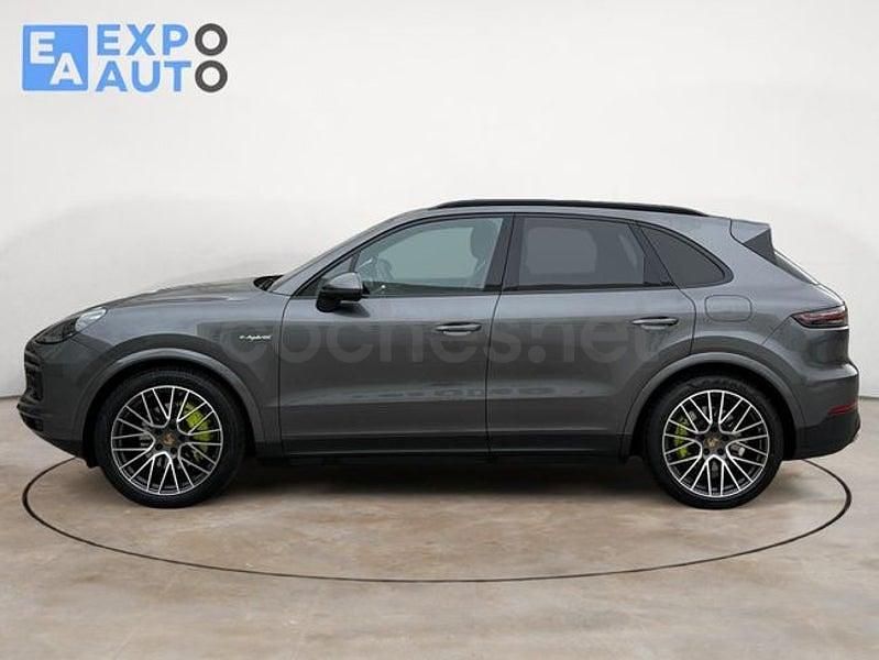 Usado Porsche Cayenne 462 CV (339 kW) 2022 Gris / plata SUV