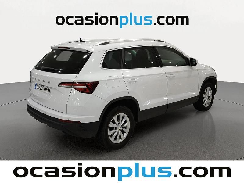 Usado Skoda Karoq Selection 115 CV (84 kW) 2024 Blanco SUV