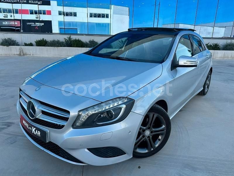 Gris / plata Usado 2015 Mercedes A180 Urban Berlina | 12.990 € (Buen precio) - Imagen 1/4