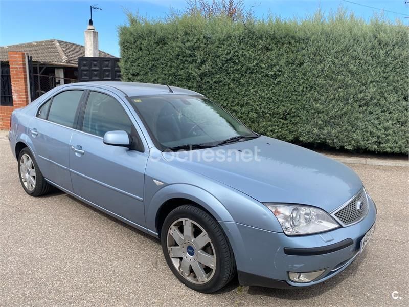 Azul Usado 2004 Ford Mondeo Ghia Berlina | 2500 € (Precio justo) - Imagen 1/4