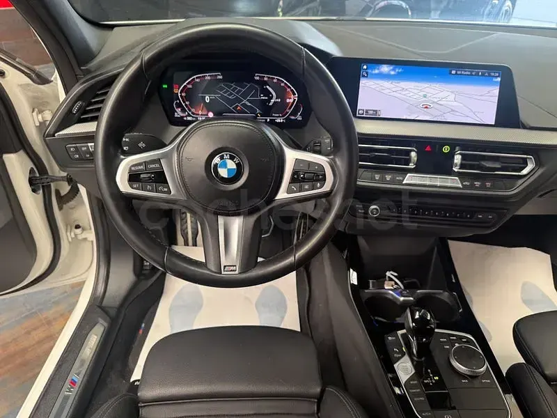 Usado BMW 118 150 CV (110 kW) 2022 Blanco Berlina