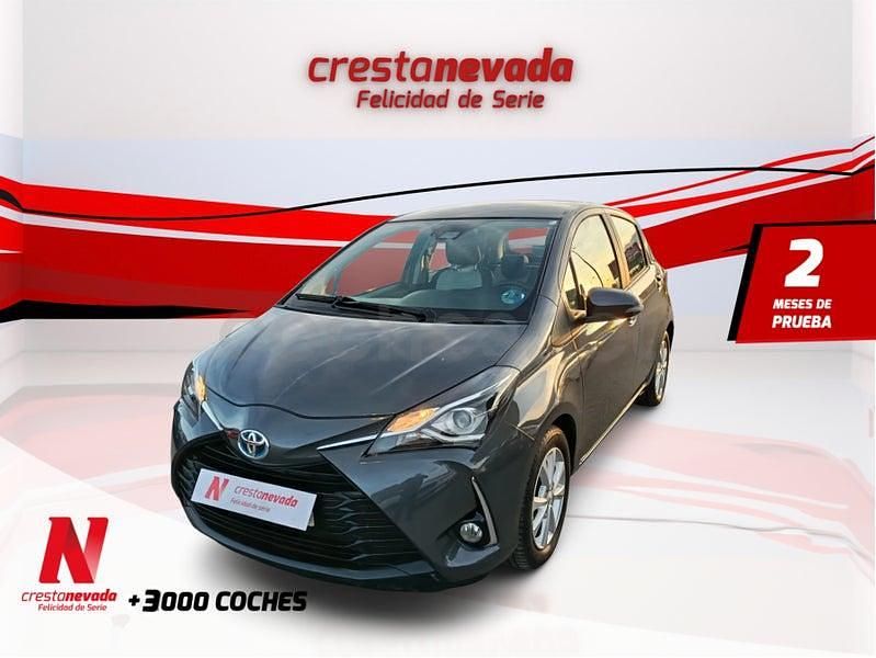 Usado Toyota Yaris Hybrid Active 100 CV (73 kW) 2019 Negro Berlina