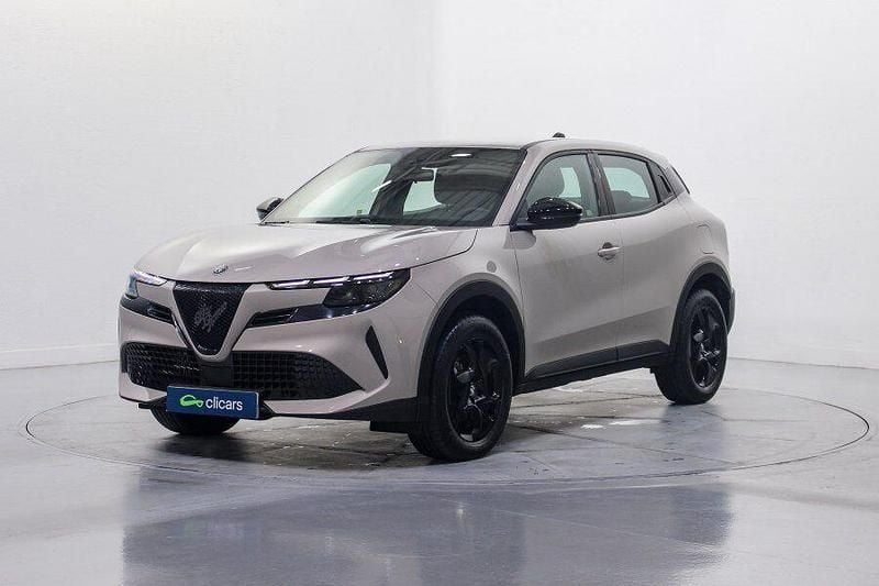 Usado Alfa Romeo Junior 136 CV (100 kW) 2025 Gris SUV