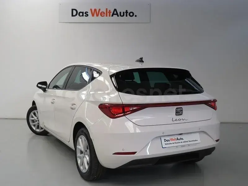 Usado Seat Leon Style 116 CV (85 kW) 2026 Blanco Berlina