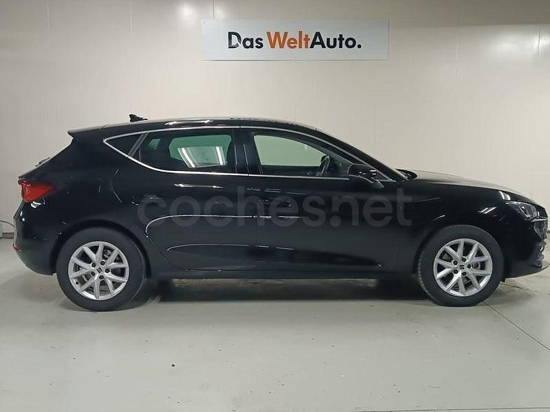 Usado Seat Leon Style 116 CV (85 kW) 2025 Negro Berlina