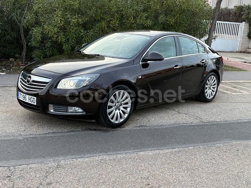 Usado Opel Insignia Cosmo 160 CV (117 kW) 2011 Granate Berlina