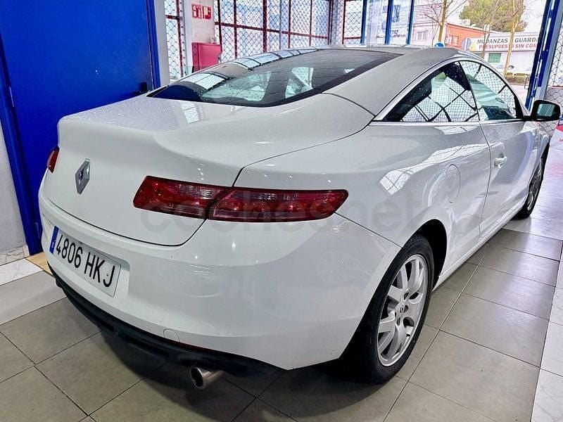 Usado Renault Laguna Coupé 150 CV (110 kW) 2012 Blanco Coupe
