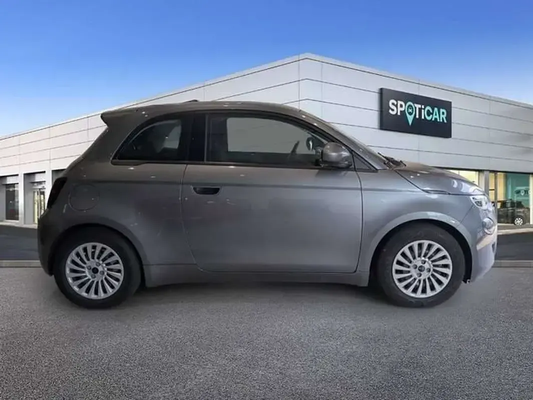 Usado Fiat 500e Icon 86 kW (118 CV) 2025 Gris Utilitario