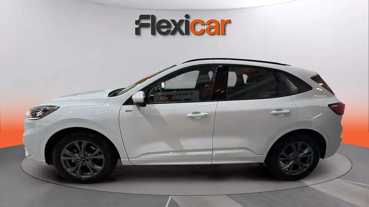 Usado Ford Kuga ST-Line 226 CV (166 kW) 2023 Blanco SUV