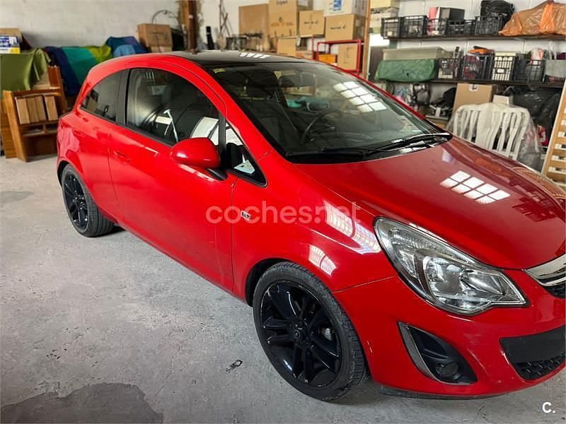 Rojo Usado 2011 Opel Corsa Color Edition Berlina | 7600 € (Un poco caro) - Imagen 1/4