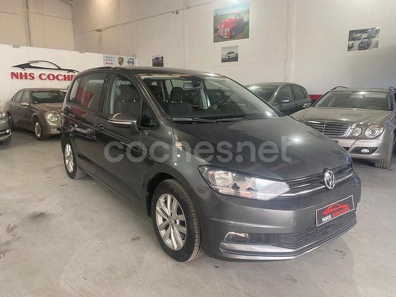 Gris / plata Usado 2017 VW Touran Advance Monovolumen | 14.990 € (Precio justo) - Imagen 1/4