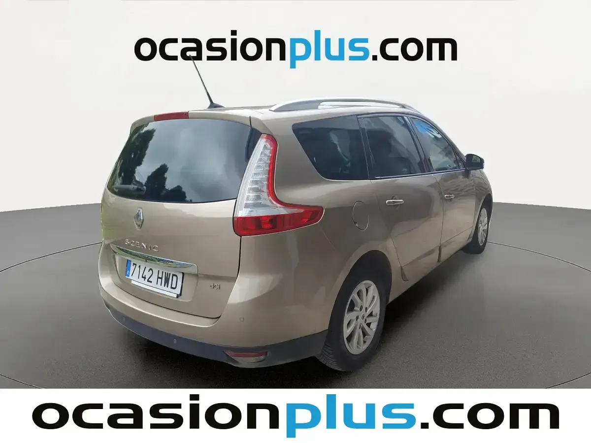Usado Renault Scénic III Dynamique 110 CV (80 kW) 2014 Beige Monovolumen