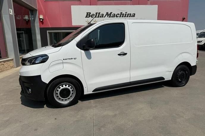 Usado Toyota Proace 100 kW (136 CV) 2022 Blanco Monovolumen