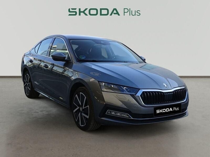 Gris Usado 2024 Skoda Octavia Selection Berlina | 29.990 € (Precio justo) - Imagen 1/4