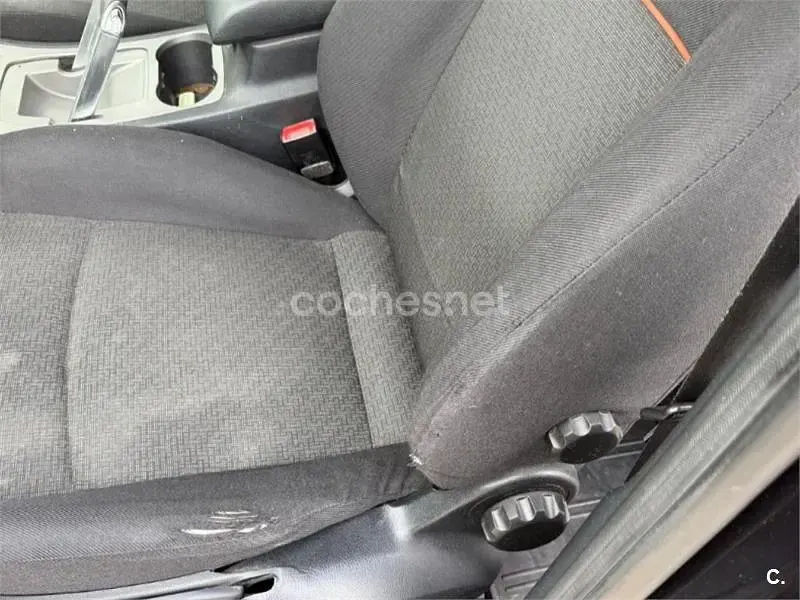 Używany Ford S-MAX Trend 125 KM (91 kW) 2006 Czarny Minivan