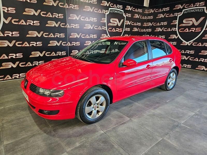 Usado Seat Leon 90 CV (66 kW) 2003 Rojo Utilitario