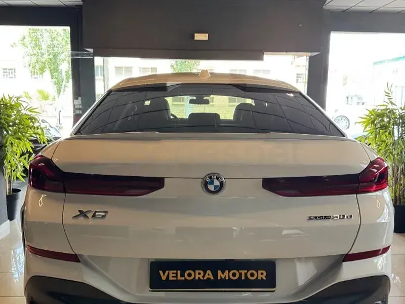 Usado BMW X6 M Sport 298 CV (219 kW) 2025 Blanco SUV