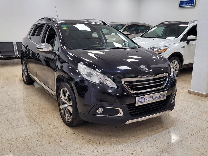 Usado Peugeot 2008 Allure 120 CV (88 kW) 2016 Negro SUV